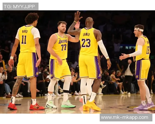 东契奇感慨若与里夫斯状态更佳今日球队得分或可突破150大关 东契奇感慨若与里夫斯状态更佳今日球队得分或可突破150大关